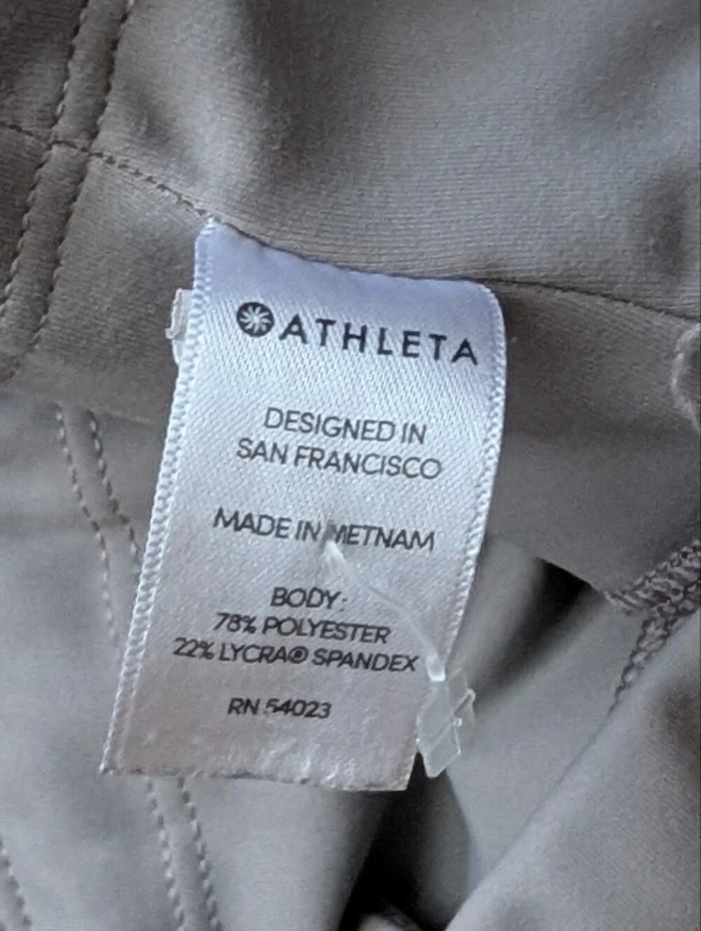 Athleta Womens Ombre Pebble Gray Contender Aero 7/8 Tight Leggings Small Tall